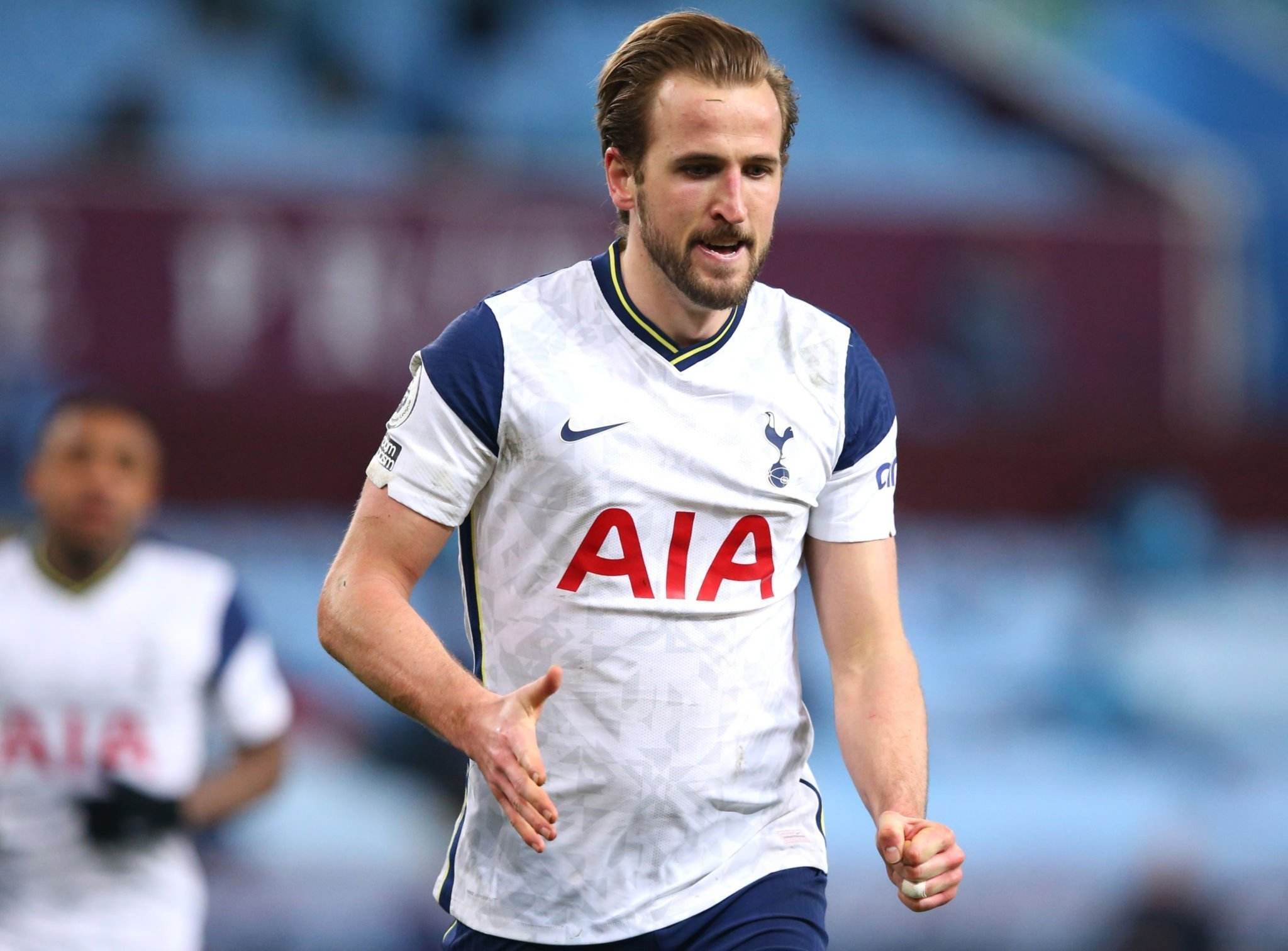 于他多年来 于他多年来